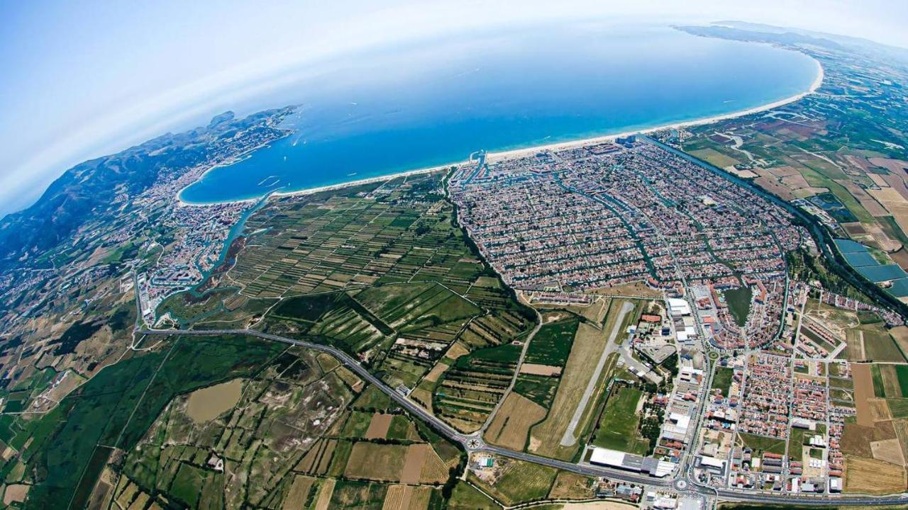 Costa Brava Acollidor Apartament Amb Gran Terrassa Per A 3 Persones Castello  D'Empuries Dış mekan fotoğraf